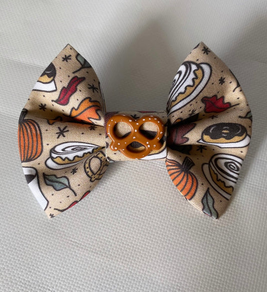 Pumpkin Spice Snax bow tie