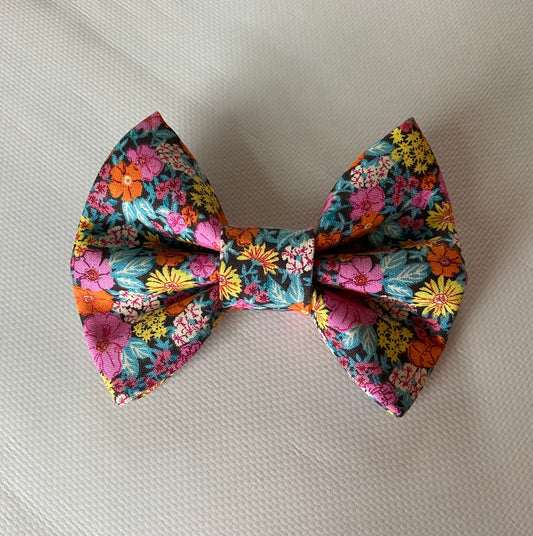 Blooming Floral bow tie