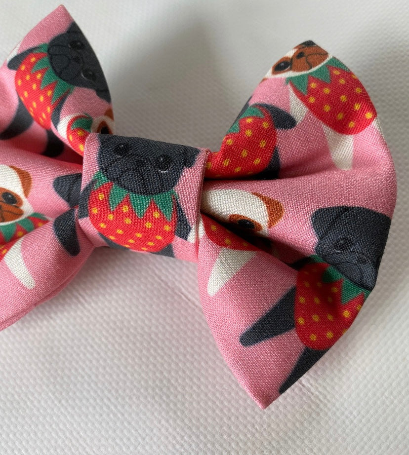 Strawberry pugs Bow Tie